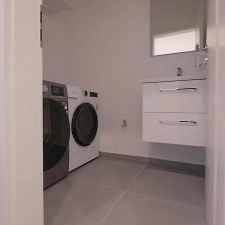 Serviced Apartments Gross-Zimmern 24H Self-Checkin