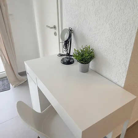 Serviced Apartments Gross-Zimmern 24H Self-Checkin