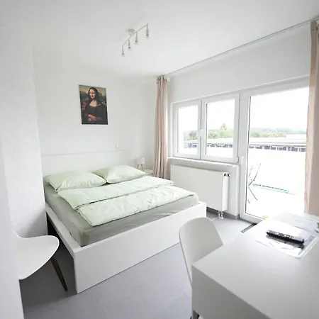 Serviced Apartments Gross-Zimmern 24H Self-Checkin Apartahotel