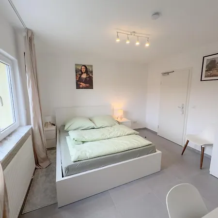Serviced Apartments Gross-Zimmern 24H Self-Checkin 3* Groß-Zimmern