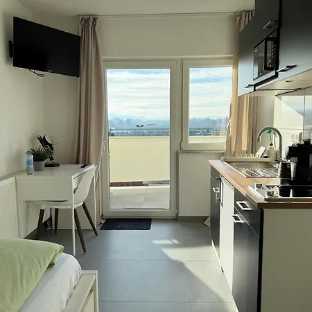 Serviced Apartments Gross-Zimmern 24H Self-Checkin 3*
